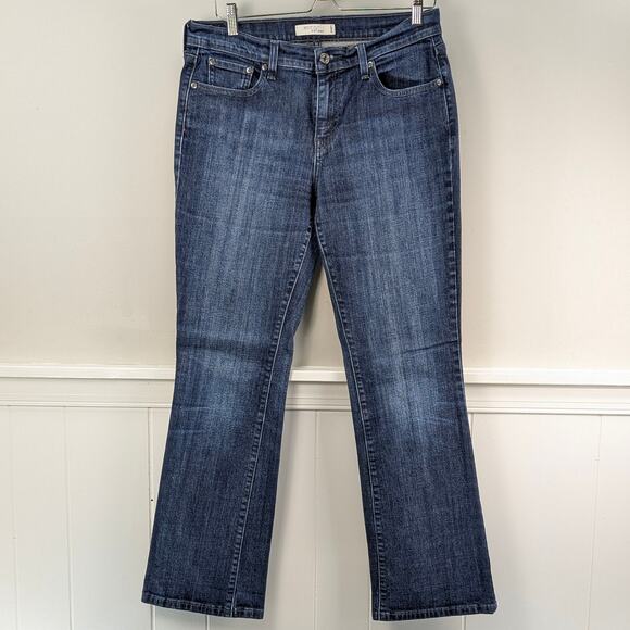 Levi's Women's 515 Bootcut Denim Jeans Studded Back Pocket Dark Wash Size 10 - Picture 1 of 16